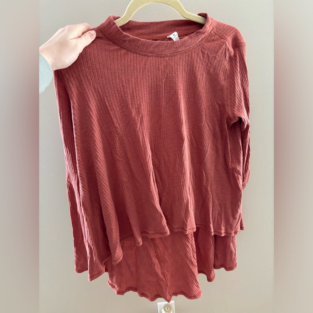 Lululemon Hi-Lo LS top